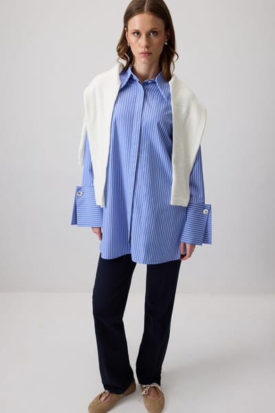 Touché Privé - Gestreepte blouse met brede manchetten - Blauw - Dames