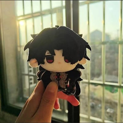 Honkai Star Rail Blade 10cm Poupée en Peluche Blade Cosplay Coton Pendentif Porte-clés Poupée Roulée Cadeaux pour Fans 10cm