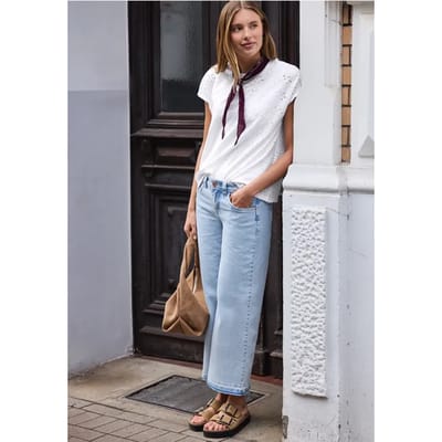 Shirt met overhangende schouder in kant