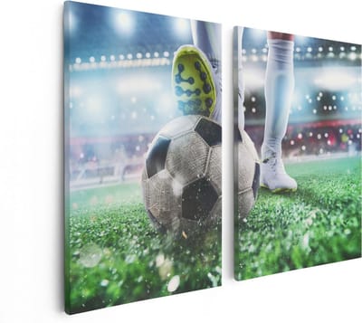 Artaza Canvas Schilderij Tweeluik Voetbalspeler Met De Bal In Het Stadion - 80x60 - Foto Op Canvas - Canvas Print
