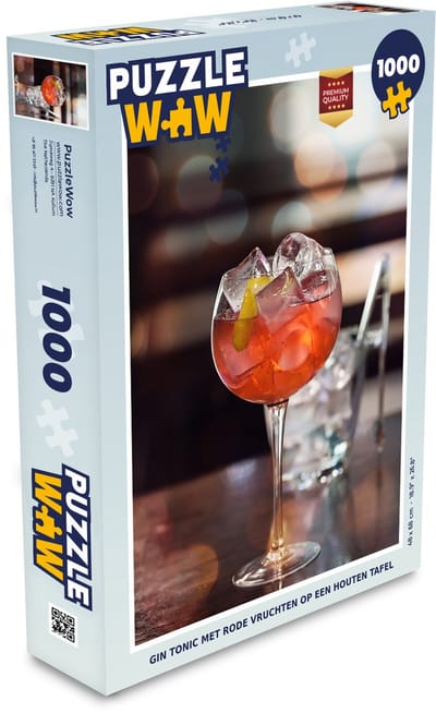 Puzzel Gin tonic met rode vruchten op een houten tafel - Legpuzzel - Puzzel 1000 stukjes volwassenen