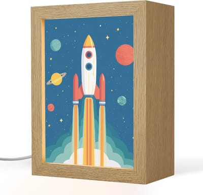 Nachtlampje 15x20 cm - Kinder lampje - Raket - Planeten - Ruimte - Tafellamp kinderkamer - Slaapkamer lamp - Bedlamp kinderen - Kinderlampje stopcontact - Wandlamp babykamer - Nachtlampjes