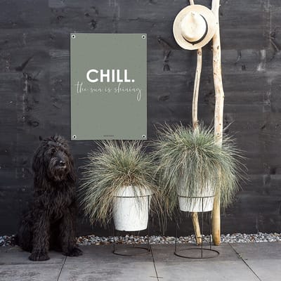 MOODZ design | Tuinposter | Buitenposter | Chill, the sun is shining | 70 x 100 cm | Groen