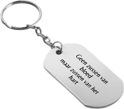 Akyol - geen zussen van bloed maar zussen van het hart sleutelhanger - Liefde - mensen die liefde willen delen naar iemand - verjaardagscadeau - verjaardag - cadeau voor zus - cadeau - kado - geschenk - gift - zus artikelen - 54 x 29mm
