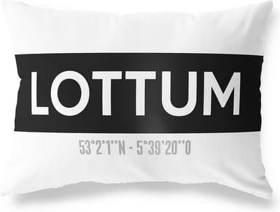 Tuinkussen LOTTUM - LIMBURG met coördinaten - Buitenkussen - Bootkussen - Weerbestendig - Jouw Plaats - Studio216 - Modern - Zwart-Wit - 50x30cm