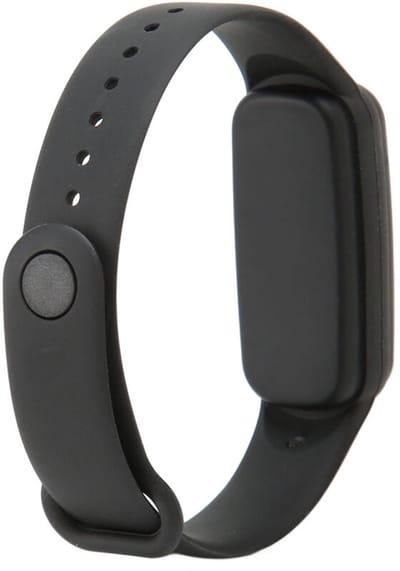 Zwarte armband tegen muggen