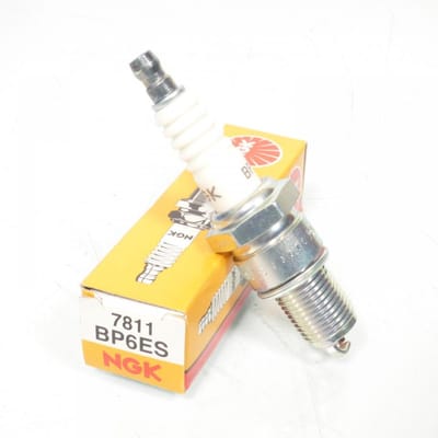 Bougie d'allumage NGK pour Moto Yamaha 125 Yt Après 1984 Neuf