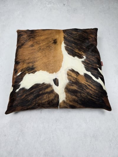 Kussen – Koeienhuid – Poef – Leer – Exclusieve collectie – Woondecoratie – Bruin, Wit, Zwart – 100% echt natuurlijke Koeienhuid – 90x90 cm