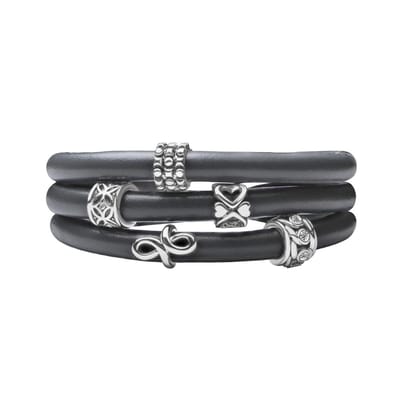 Quiges - Leren Wikkelarmband Grijs 60cm met Aanschuif Bedels Zilverkleurig - RVS Magneetsluiting - ELBS106