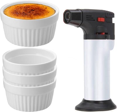 5-Delige creme brulee set met witte schaaltjes en een zilveren brander