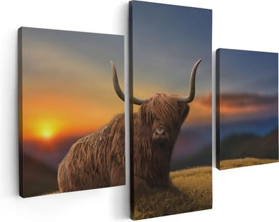 Artaza Canvas Schilderij Drieluik Schotse Hooglander Koe Op Een Heuvel - 90x60 - Foto Op Canvas - Canvas Print