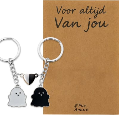 Koppel Sleutelhanger voor 2 'Voor altijd van jou' - Spookjes + Magnetisch Hartje - Sleutelhanger set op Cadeau Kaartje - Zilverkleurig - Persoonlijke Hanger - Pax Amare
