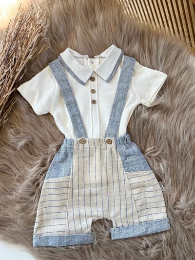 gestreepte salopette van spijkerstof en witte t-shirt voor babyjongens-korte tuinbroek-luxe kraamcadeau -geschenkset -babyshower- 2 delige babyset - 9 tem 12 maanden maat 74