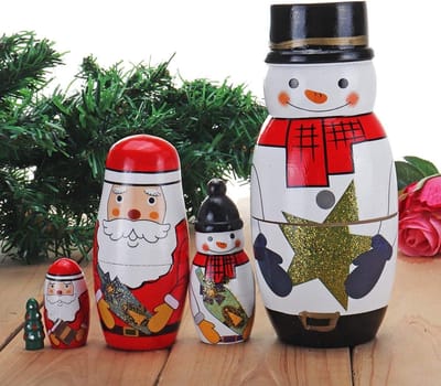 Houten Nestpoppen - Matroesjka Set - Decoratie & Cadeau - Handgemaakt Hout - 5 Delig - Multicolor
