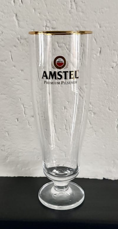 6 x Amstel Premium Pilsner met gouden rand , bierglas op voet