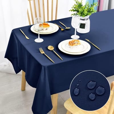 Famanu - Donkerblauw tafelkleed, vlekbescherming, afwasbaar, tafellinnen, waterdicht tafelkleed voor eetkamer, tuin, feest, bruiloft of huishouden, 140 x 240 cm