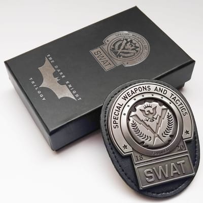 FaNaTtik Batman Replica Replica 1/1 The Dark Knight Gotham City SWAT Badge Limited Edition Zilverkleurig