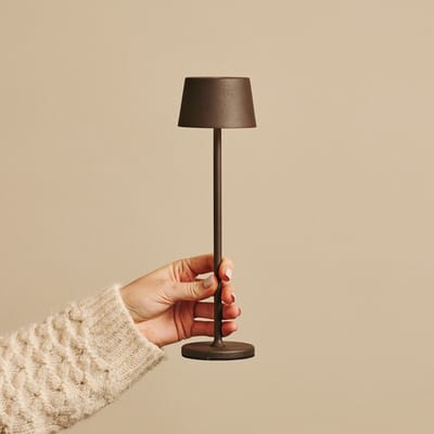 Tavellio Toom Mini Tafellamp – H28 – USB-C – Draadloos Opladen – Mokka bruin