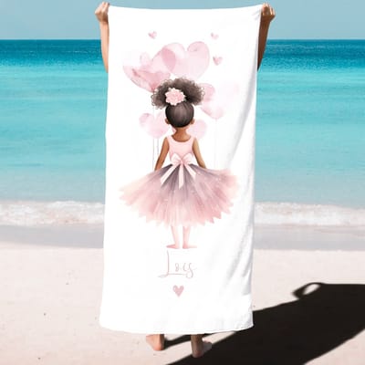 Gepersonaliseerde strandlaken met geweldige kinderprints met naam meisje - Ballerina krullen