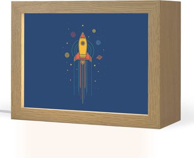 Nachtlampje 20x15 cm - Kinder lampje - Raket - Blauw - Sterren - Tafellamp kinderkamer - Slaapkamer lamp - Bedlamp kinderen - Kinderlampje stopcontact - Wandlamp babykamer - Nachtlampjes