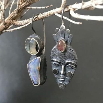 Vintage koperkleurige vierkante gezicht rode steen snijwerk bungel oorbellen voor vrouwen sieraden gray