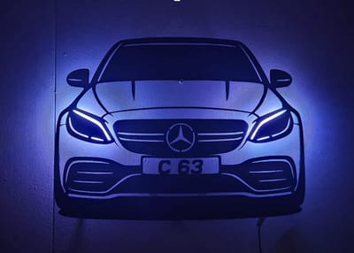 BR2Laser Mercedes C63 AMG – Wandlamp – Lasergesneden Hout – Autokunst – 75 cm Breed