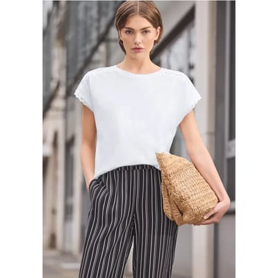 Shirt met overhangende schouder en decoratieve tape
