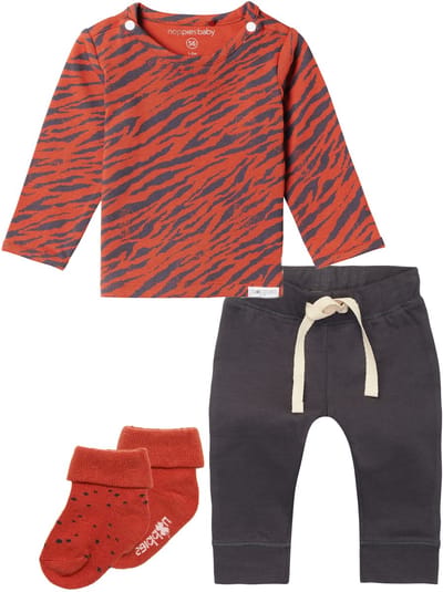 Noppies - Kledingset - 3delig - Broek Bowi Charcoal - Shirt Yasumi Spicy Ginger - 1 paar sokjes - Maat 68