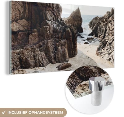 MuchoWow® Glasschilderij 120x60 cm - Schilderij acrylglas - Strand - Zomer - Rotsen - Foto op glas - Schilderijen