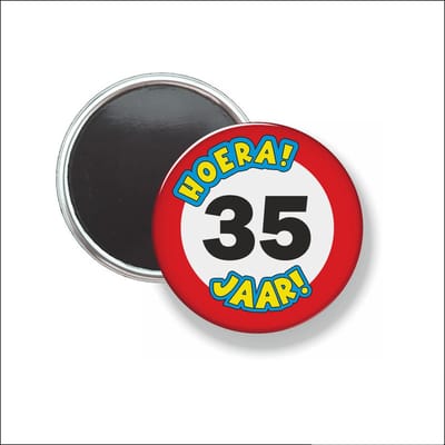 Button Met Magneet 58 MM - Hoera 35 Jaar - NIET VOOR KLEDING