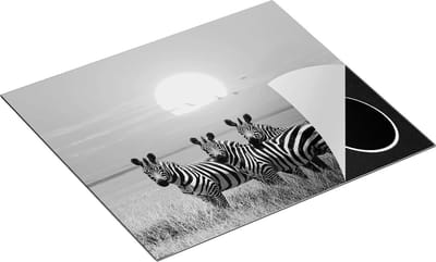 Chefcare Inductie Beschermer Drie Zebra's bij Zonsondergang - Zwart Wit - 60x50 cm - Afdekplaat Inductie - Kookplaat Beschermer - Inductie Mat