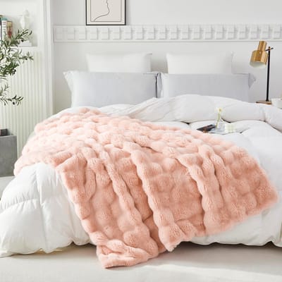 Qelus Extreem Zachte Shaggy Deken - 130x160cm - Luxe Konijnenbontlook met Golfdesign - voor Bank, Bed & Reis - Snel Pluizig - Knus Warmtegevoel - Roze