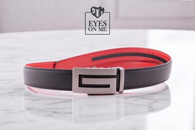 Zwart + rood lederen riem zonder gaatjes met automatische gesp voor heren ( model L061 )