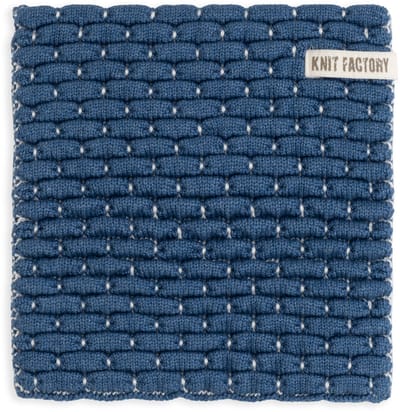 Knit Factory Gebreide Onderzetter Block - Pannenonderzetter - Hittebestendig - Onderlegger pannen - Tafel onderzetter - Opvouwbaar - Ecru/Jeans - 20x20 cm - 1 stuk verpakt