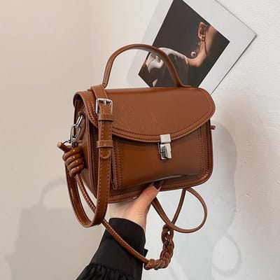 High End Retro Tas voor Dames Nieuwe Veelzijdige Effen Kleur Handtas Niche Design Trendy Postbode Kleine Vierkante Tas brown