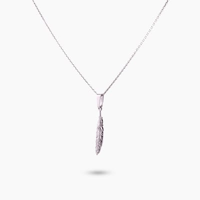 Pinchme Charms - Middel veer bedel – Licht & sierlijk, met een vleugje betekenis - Echt zilver - Handgemaakt in Nederland - Luxe cadeauverpakking - Ketting Sieraden