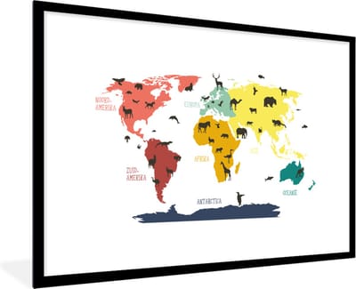 Poster in fotolijst kind - Slaapkamer decoratie - Wereldkaart - Kinderen - Dieren - Roze - Oranje - Jongens - Meiden - Poster in fotolijst wereldkaart - 90x60 cm - Poster kinderkamer