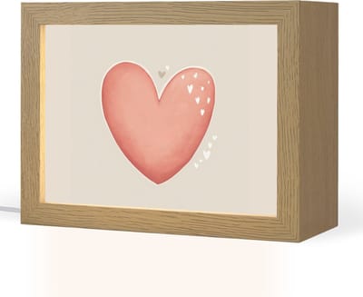 Nachtlampje 20x15 cm - Kinder lampje - Rood - Hart - Beige - Tafellamp kinderkamer - Slaapkamer lamp - Bedlamp kinderen - Kinderlampje stopcontact - Wandlamp babykamer - Nachtlampjes