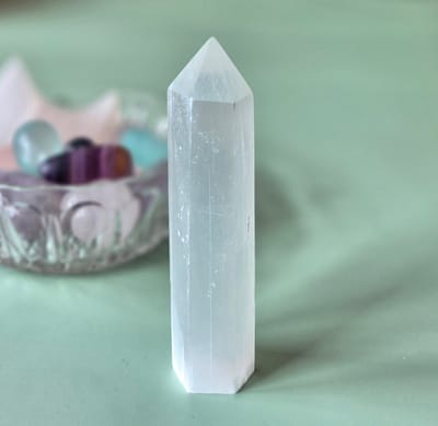 Seleniet Obelisk Toren - 8-10 cm Hoog