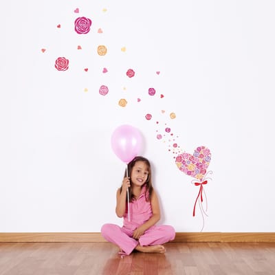 Decoratieve muurstickers: Rozen en vliegende hartjes