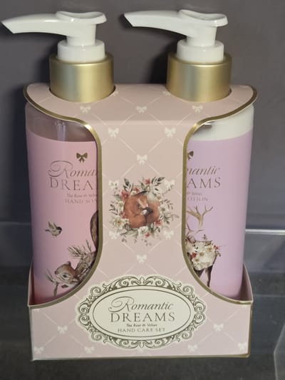 geschenk set vrouwen verjaardag - kerst geschenk - leuk kado - romantic dreams - handzeep - handlotion - hand care set