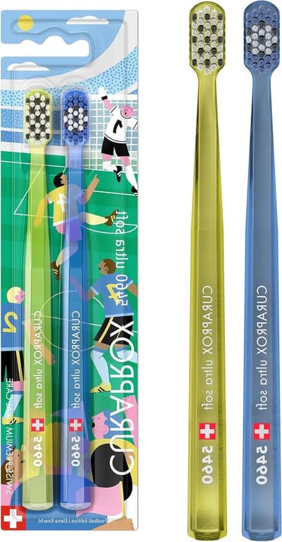 Zachte Tandenborstel - Mondverzorging - Tandvlees Verzorging - 5460 Curen Borstels - 2 Stuks - Voetbal Design