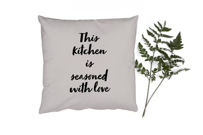 Sierkussens - Kussentjes Woonkamer - 40x40 cm - Quotes - Koken - Spreuken - This kitchen is seasoned with love - Liefde