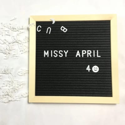 WiseGoods Premium Creatief Letterbord - Houten Frame 25X25 Met 460 Tekens Cijfers En Symbolen - Woondecoratie - Cadeau - Zwart