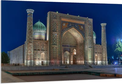 Acrylglas - Sher Dor Madrasah Tempel in Oezbekistan - 150x100 cm Foto op Acrylglas (Wanddecoratie op Acrylaat)