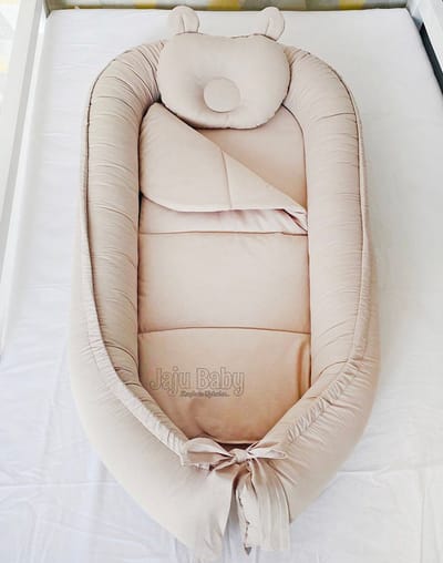 Jaju Baby - Babynestje en Hoofdkussen - Organische Katoen - Antibacterieel Babynestje - Anti-Allergisch Babynestje - Lichtbruin - 74 x 40 cm