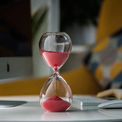Zandloper - Tijdklok - Tijd Management - Decoratief Minimalistisch - 30 Minuten - Rood Zand