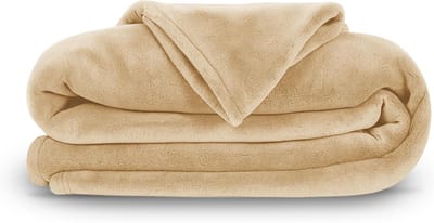 Knuffeldeken met mouwen 130 x 180 cm in beige voor kinderen en volwassenen