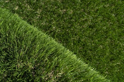 Kunstgras 4 x 7 meter - 40mm ✅ Nederlandse Productie - Uitgeroepen zachtste Grastapijt ✅ Waterdoorlatend | Tuin | Kind | Dier