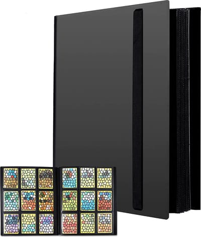 Verzamelmap - Compatibel met alle verzamelkaarten - Map voor 432 kaarten - 24 Pagina’s - 9 Pocket - A4 Formaat - Premium Kwaliteit - Card Binder Album 432 vakken met elastische band, Game Card Opbergmap 24 pagina's 9 Zakken voor elk waterdicht boekje